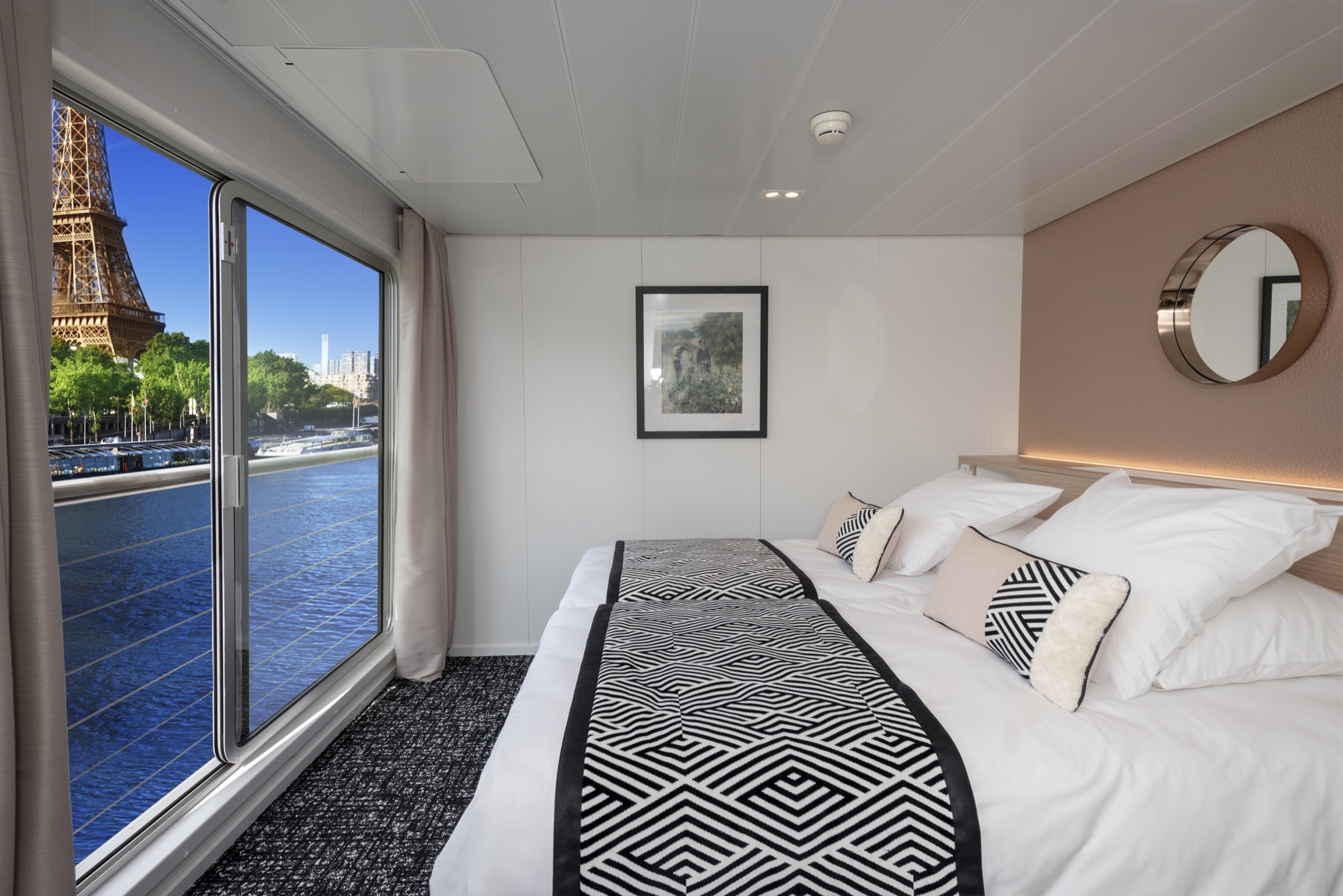 CroisiEurope MS Renoir Cabin Upper Deck 2.jpg